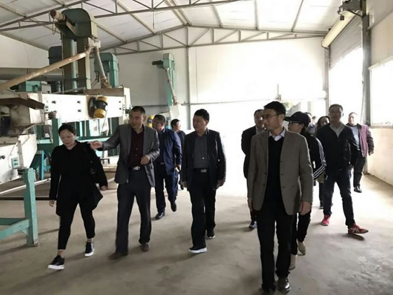 走進大涼山，扶貧我們在行動